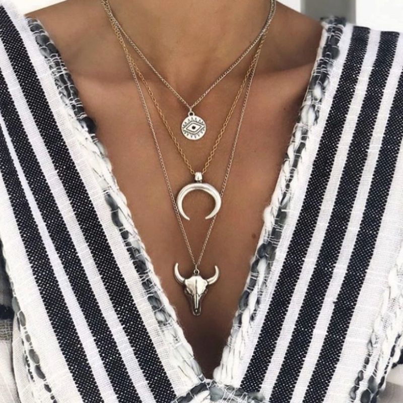 Boho Modeschmuck Halsketten Set aus 3 Ketten mit Auge, Halbmond und Stierkopf Symbol