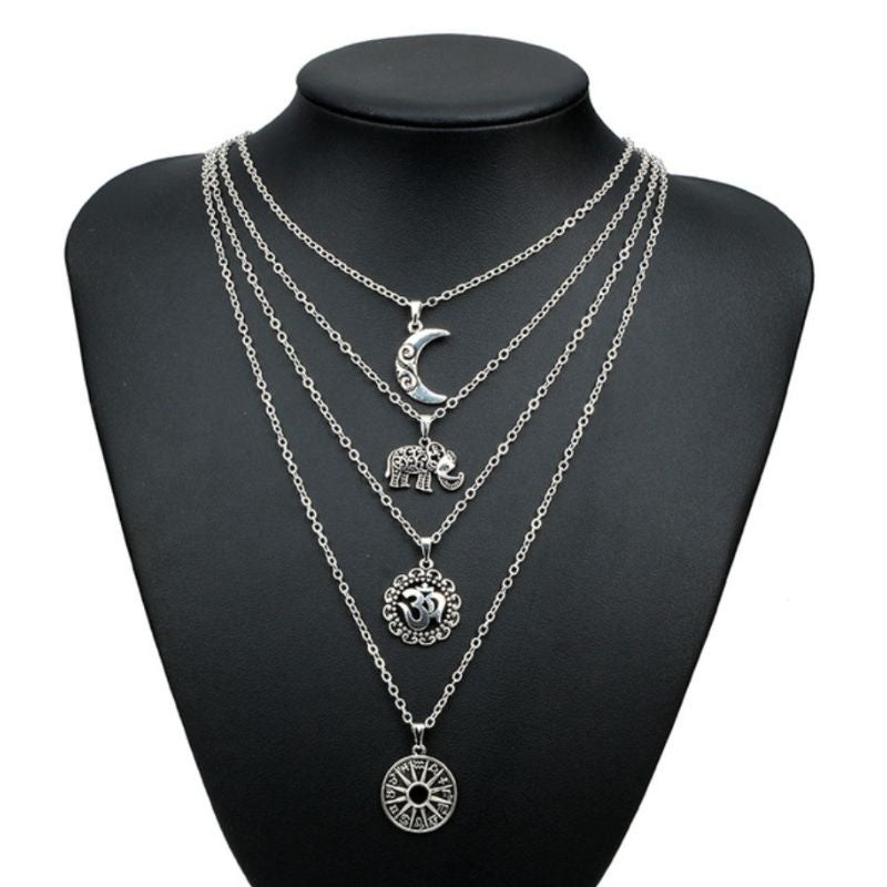 Silberne Multilayer Halskette aus 4 diversen Ketten mit Mond, Elefant und Om Symbol