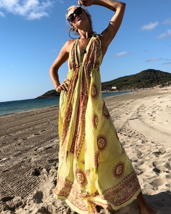 Hellgruen gelbes Boho Hippie Kleid mit Om Zeichen 