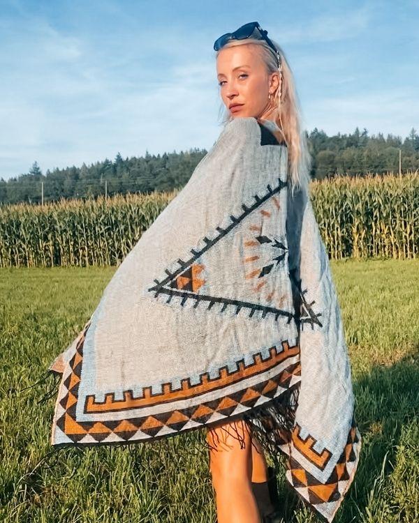Poncho Cape mit Boho Ethno Muster Unisex Capes Schweiz kaufen