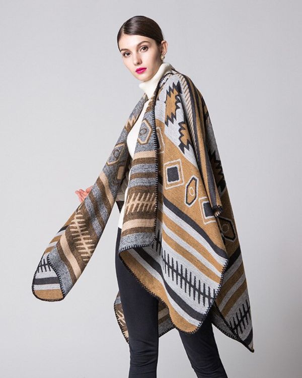 Brauner Boho Cape fuer ueber die Schultern - Boho Bekleidung Schweiz