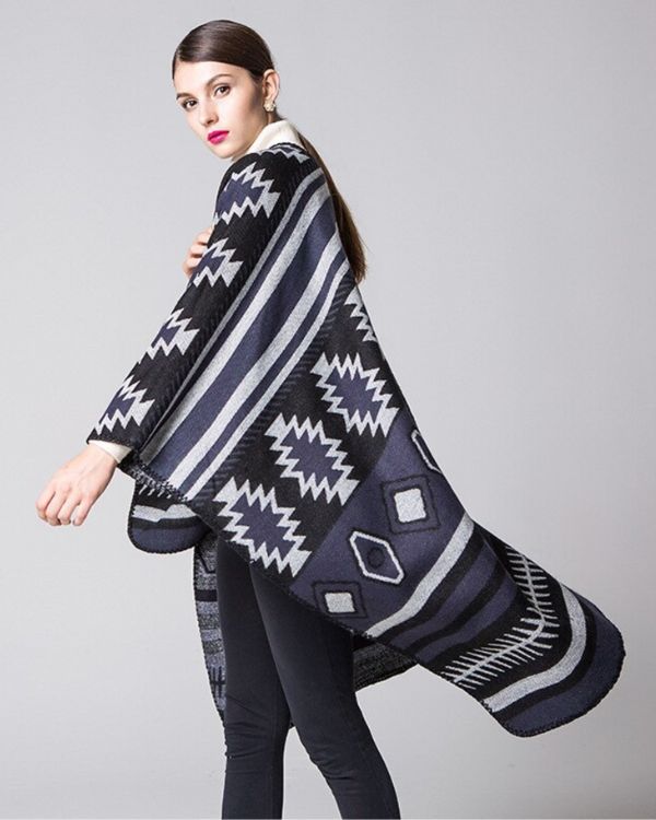 Blauer Boho Schal Cape mit geometrischen Mustern