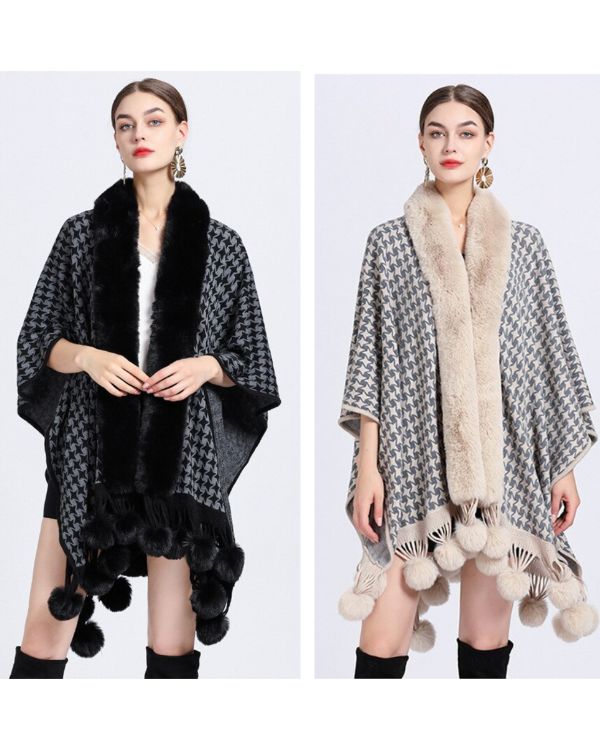 Eleganter Poncho Cape Schal mit Kunstfell und Pompom an den Enden