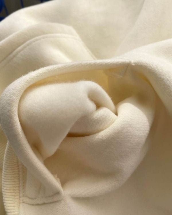 Kuscheliger Fleece Pullover Hoodie perfekt fuer kalte Tage