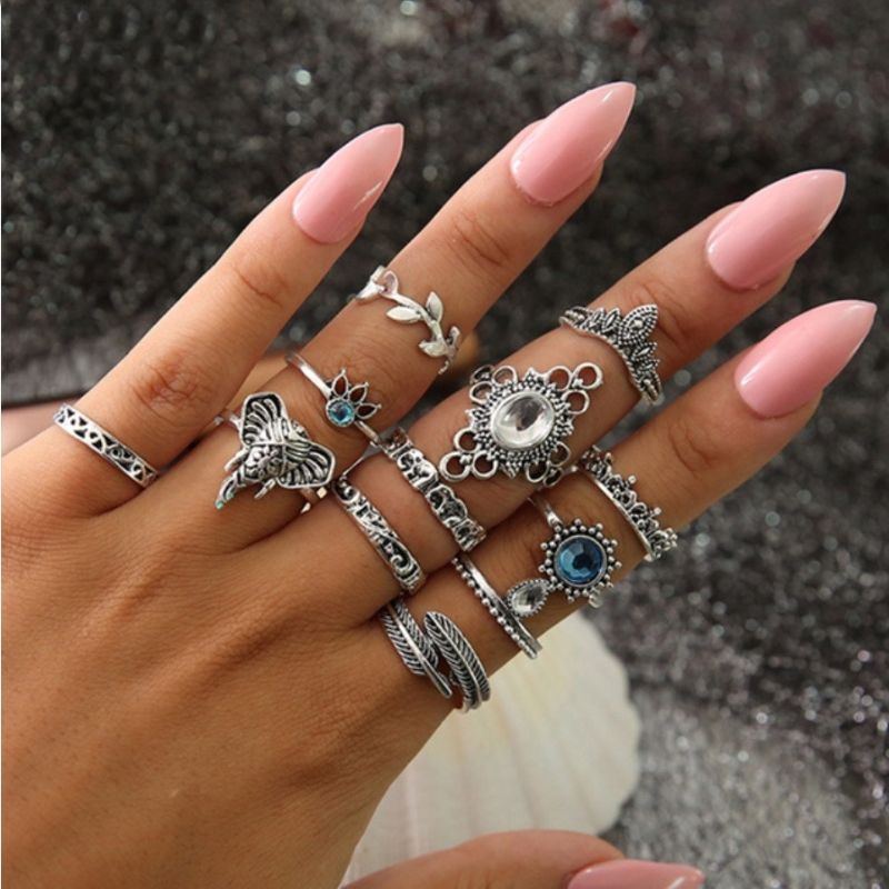 Silberne Boho Ringe mit Edelsteinen Blatt Mustern, Elefanten und weiteren Hippie Designs 