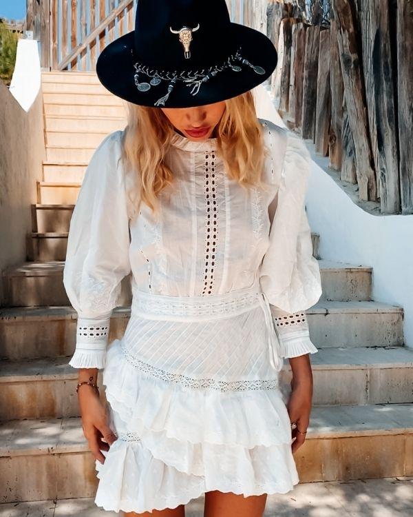 Boho Ibiza Ruffel Kleid - Weisses Bohemian Damen Kleid im Ibiza Style mit vielen Details - Baumwolle Kleid Damen
