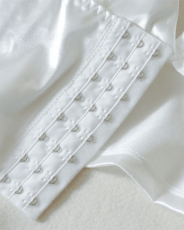 Edler Verschluss auf der Rückseite - Satin Seide Top