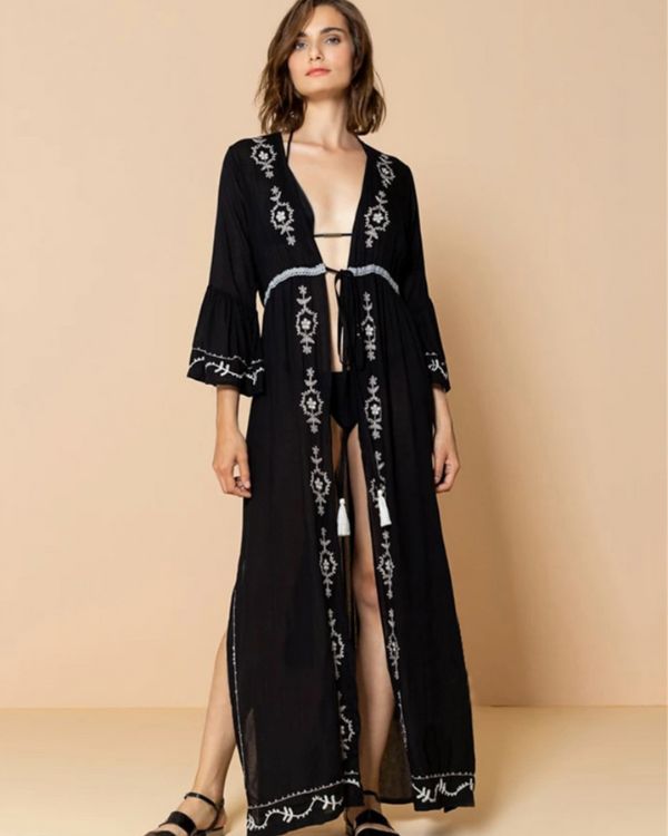 Schwarzes Rayon Kimono Bodenlang mit weissen Stickerei Mustern auf der Vorderseite