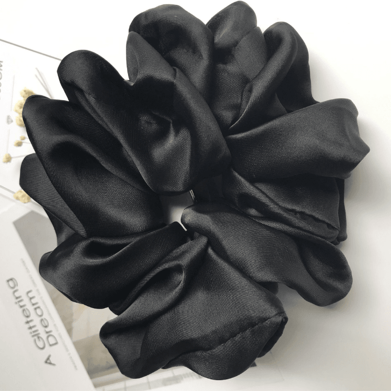 Schwarzes Scrunchie Haargummi Satin Seide XXL Grösse