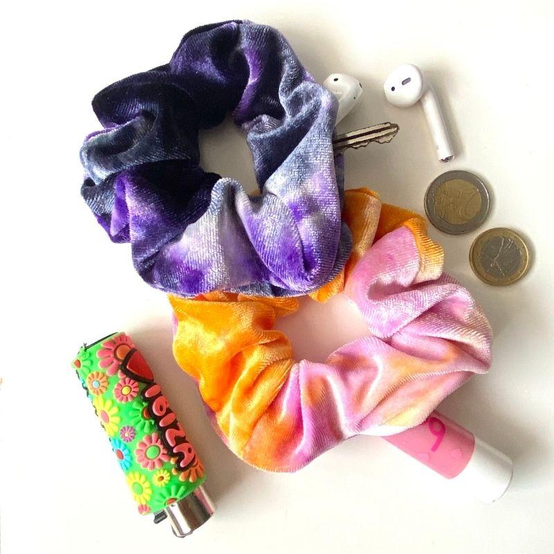Scrunchie mit Reissverschluss um Sachen rein zu tun