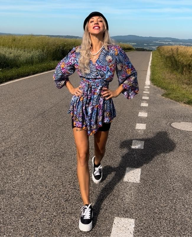 Paisley Boho Seidenkleid in blau mit Blumen Muster