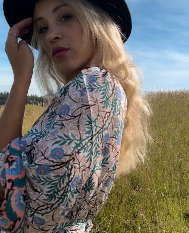 Blumen Seidenkleid zum wickeln - Boho Seiden Kleidung Schweiz