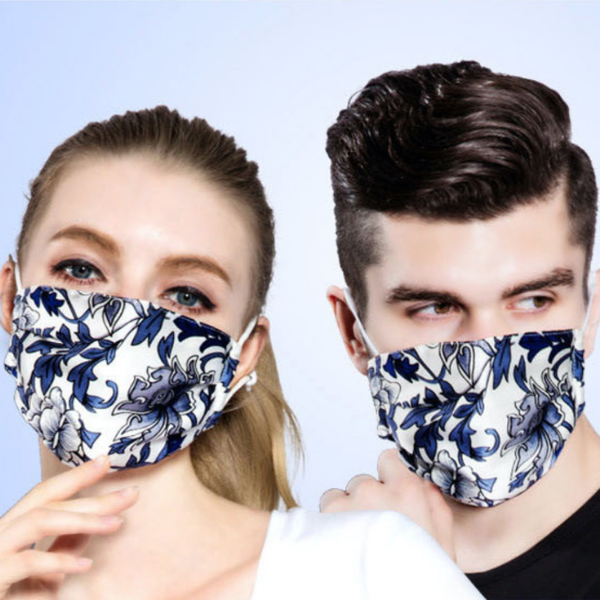 Seidenmasken für Herren und Damen | Stoffmaske aus Seide | Silk Mask Schweiz | Fashion Seidenmaske | Covid-Schutz Seide | Weiss-Blaue Seidenmaske