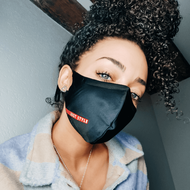 Schwarze Seidenmaske Just Style - Nasenbuegel und einstellbare Ohrschlaufen