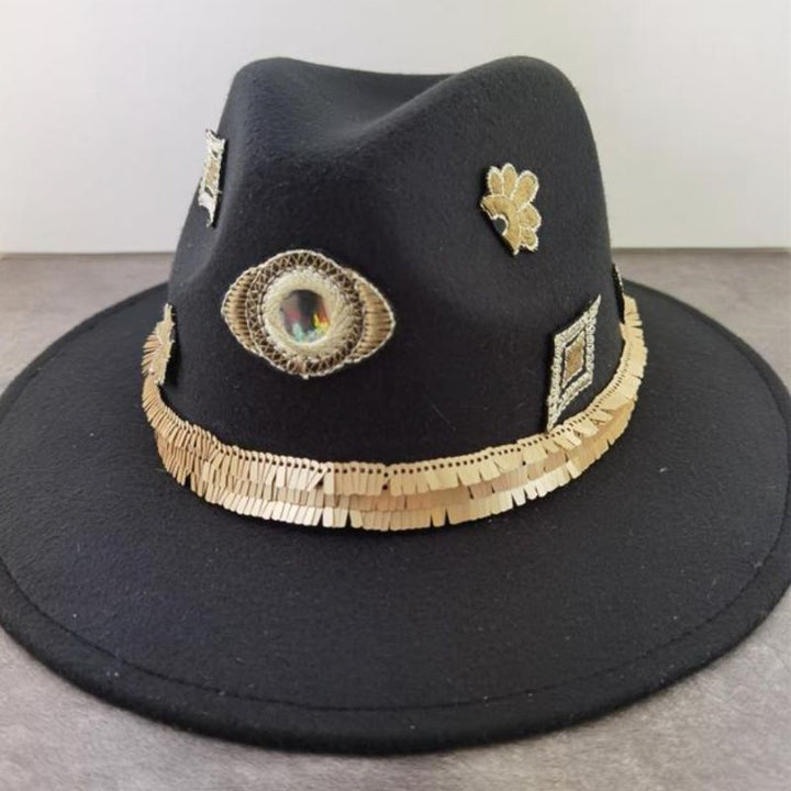 Schwarzer Boho Sommerhut Sombrero mit goldenen Patches und breiter Krempe