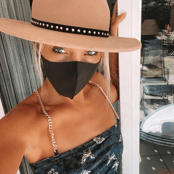 Schwarze elastische atmungsaktive Maske Textilmaske Herren und Damen