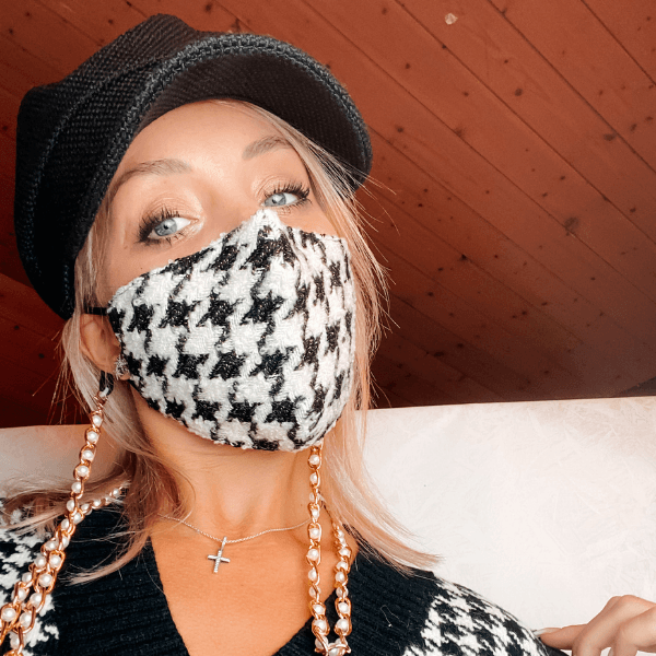 Pied de Poule Fashion Stoffmaske | Mundschutz im Hahnentritt Muster in schwarz und weiss | Designer Maske aus gewebter Wolle im Chanel Style | Exklusive Deluxe Fashion Maske für Damen | schwarz-weiss Mundschutz mit Style 