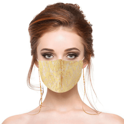 Gelbe Mundschutzmaske aus schoenem Spitzen Stoff und Rosen Blumen Muster