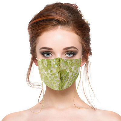 Gruene Stoffmasken mit Rosen Muster - Mundschutz für Hochzeit