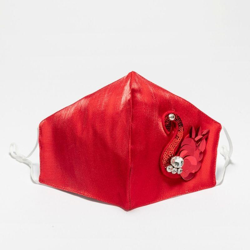 Rote Designer Stoffmaske aus Baumwolle mit Schwan Symbole aus Pailetten und Glitzersteinen
