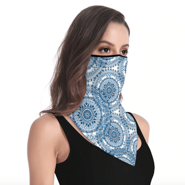 Sturmmaske Balaclava Schalmaske mit Bandana Paisley Muster | Stoffmaske im Schlauch Style für Damen und Herren | Fashion Sturmmasken mit blau-weiss Blumen Bandana Paisley Muster | Schweiz Masken kaufen | Designer Style Masken