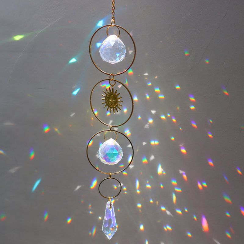 Suncatcher Hänger für dein Fenster - Sonnenfänger aus Kreisen mit Sonnen Symbol und Prisma Kristallsteinen 