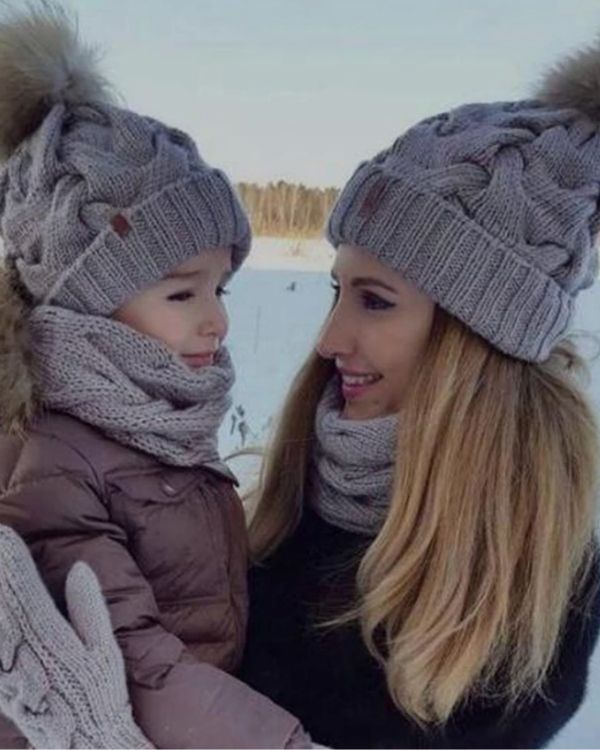 Beanie Wintermuetzen fuer Mutter und Tochter in vielen Farben - Bommel Zopfmuster Muetzen fuer Gross und Klein