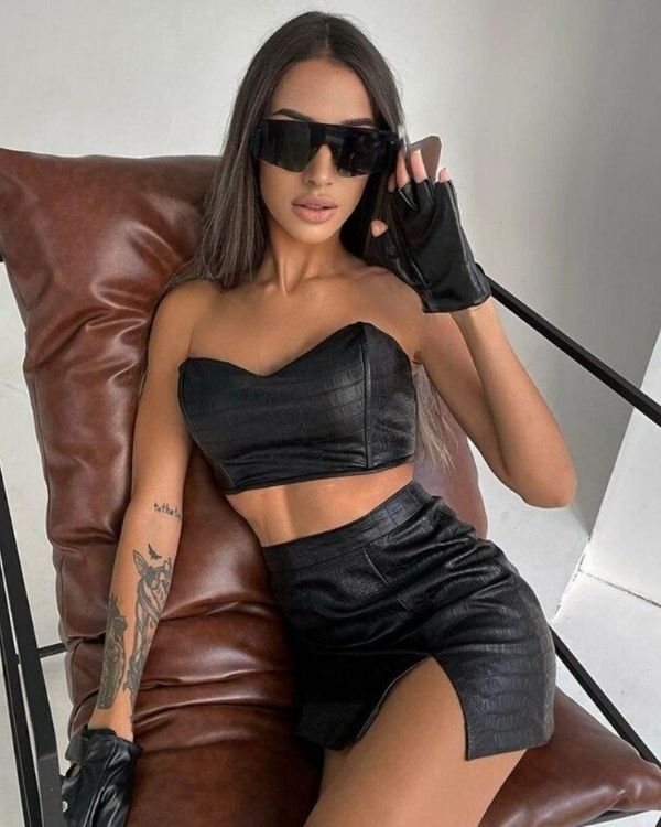 Party Clubbing Kunstleder Set in schwarz aus Etui Mini Rock und elastischem engem Crop Top 