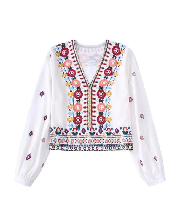 Weisse Bluse mit Blumen Mustern im Boho Hippie Look