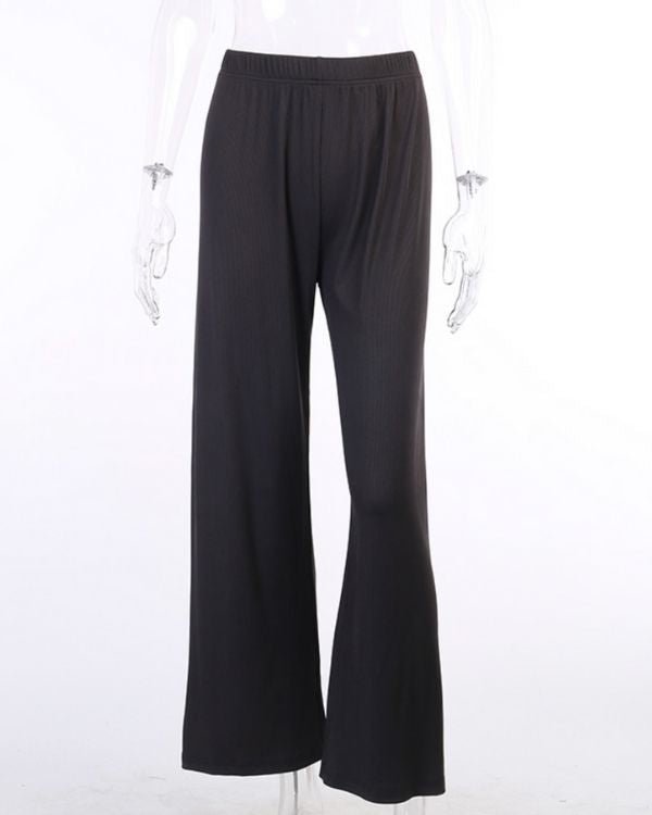 Lockere weitere schwarze Hose aus geripptem Stoff