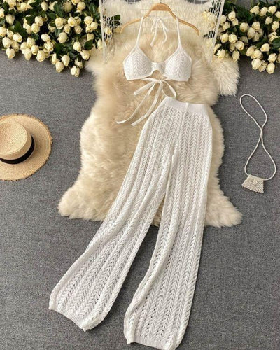 Weisses gestricktes Zweiteiler Set mit langer Hose und BH Top zum Schnuerren um die Taille 