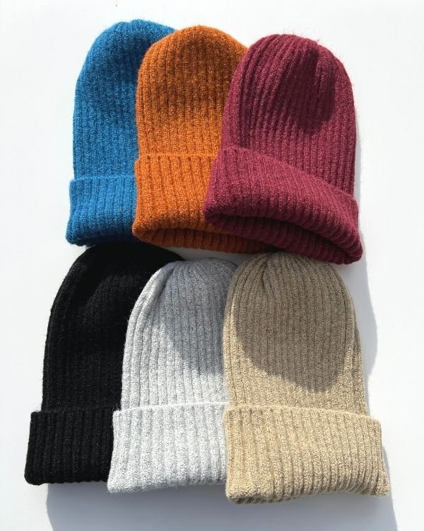 Farbige gerippte Beanies Muetzen fuer Damen und Herren online kaufen - Warme kuschelige Beanies