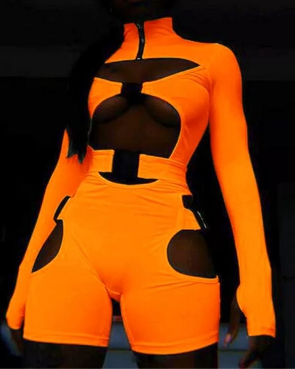 Oranger Cut-Out Jumpsuit Damen - Festival Rave Party Overall mit Oeffnungen auf der Vorderseite und kurzen Hosen 